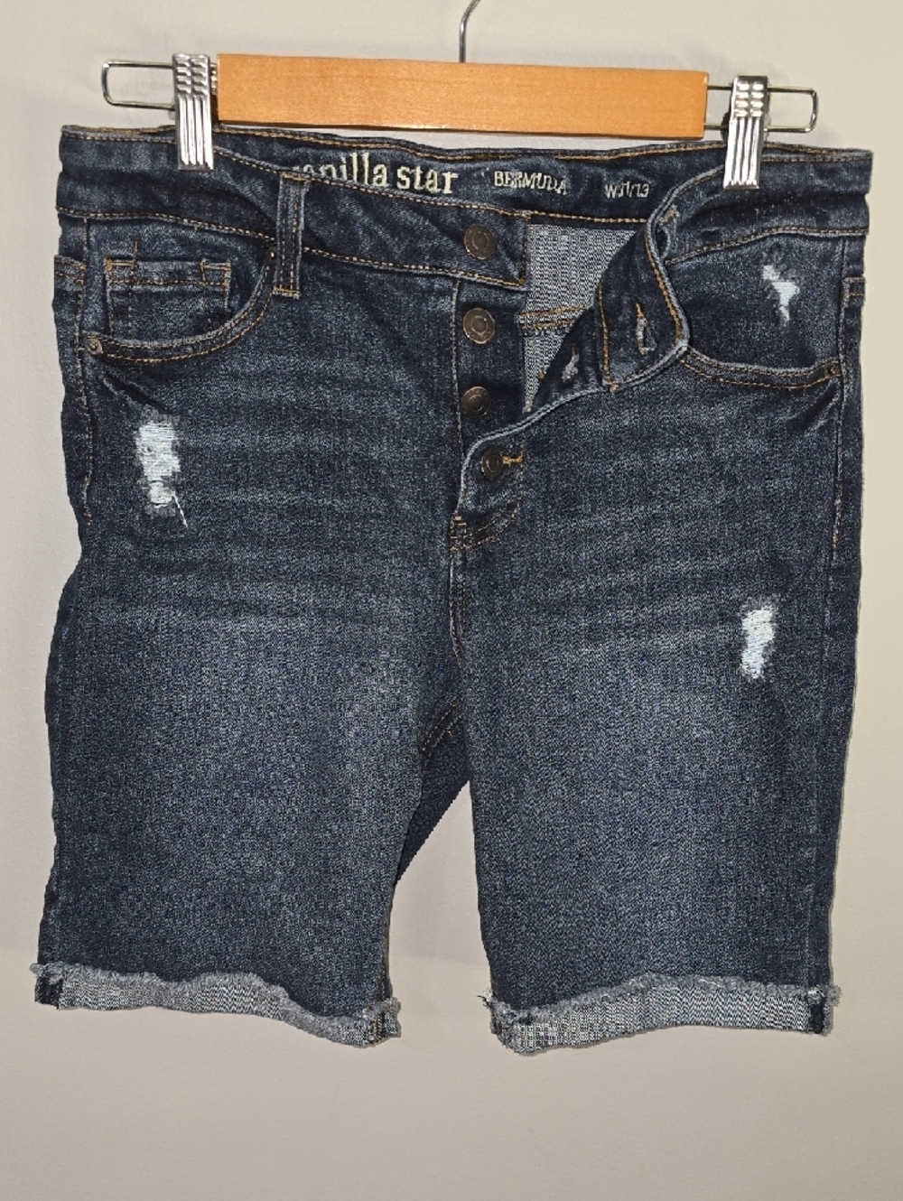 Vanilla Star shorts women’s size 13 juniors Blue Denim Button-Fly Bermuda Summer